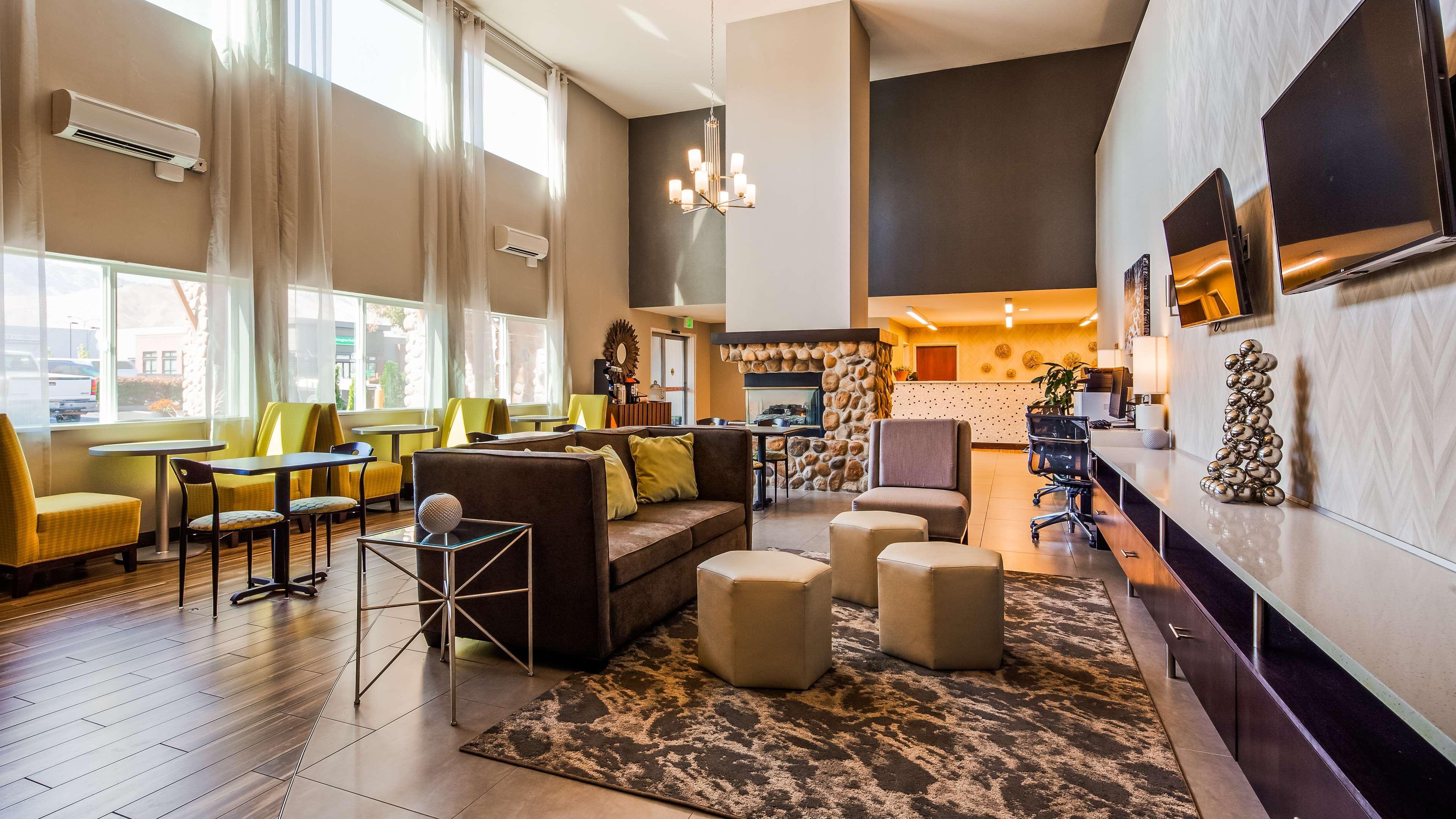 Best Western Plus Wenatchee Downtown Hotel Ngoại thất bức ảnh
